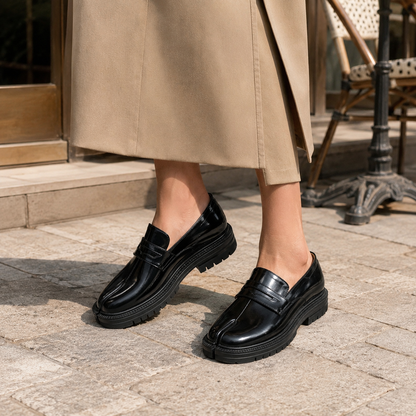 Sloane | Glossy Split-Toe Leather Flats